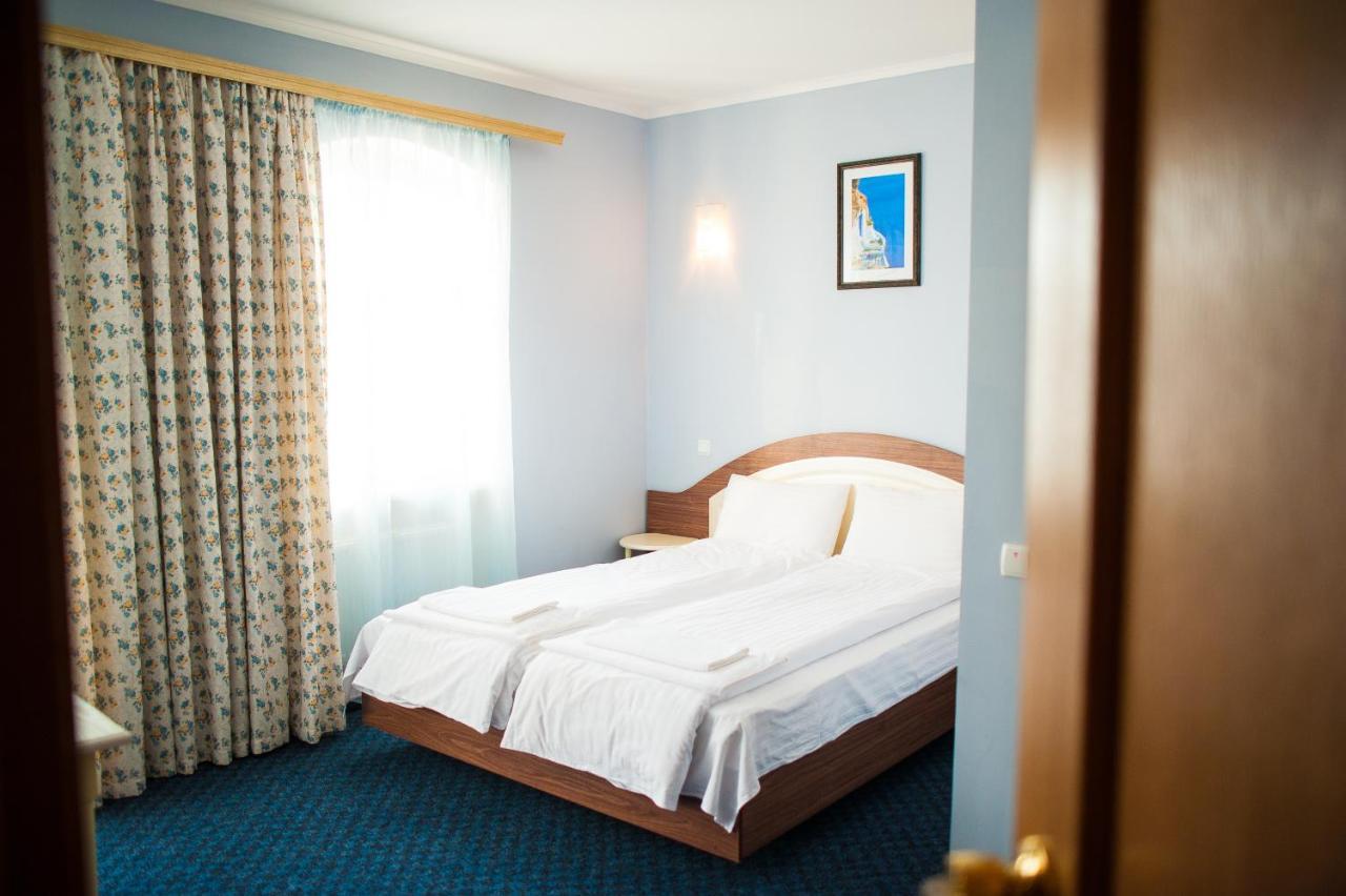Hotel Zelenyi Klyn Ivano-Frankivszk Kültér fotó